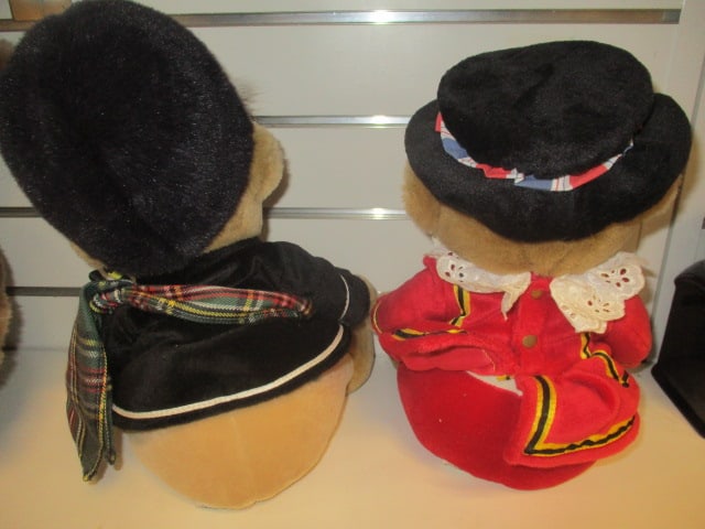 Harrod's Beefeater & Scottish Piper Bears (Lot of 2) - 4