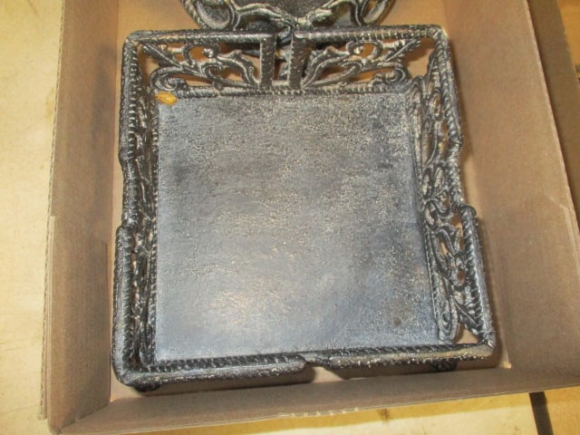 Cast Metal Paper Towel & Napkin Holder - 3