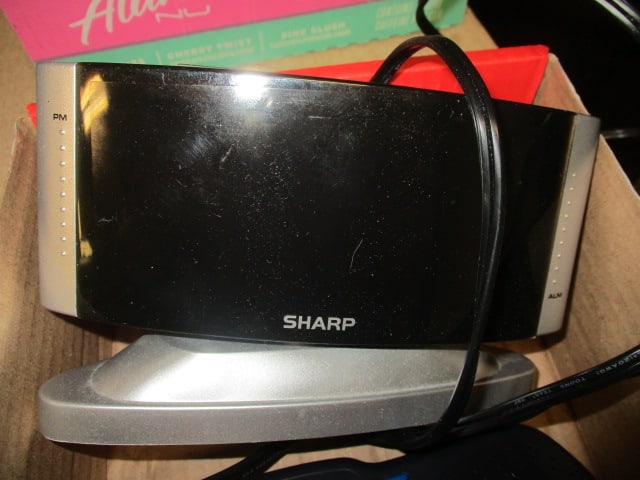 Sharp Alarm Clock & Sharper B/O Micro Sound Soother Alarm - 3