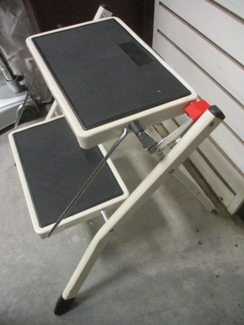 Polder 2 Step Stool & Light Bulb Changing Kit - 3