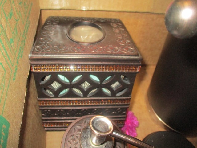 Bronze Tone Metal Bath accessories - 5