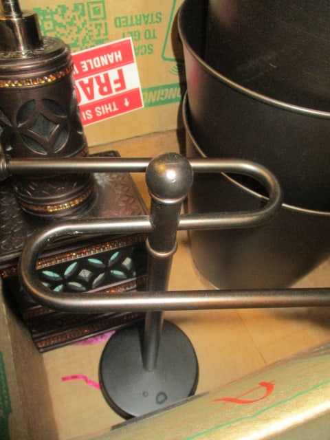 Bronze Tone Metal Bath accessories - 7