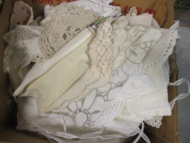 Vtg. Linens (see all pictures) - 3