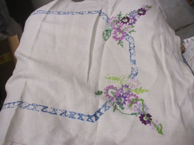 Vtg. Linens (see all pictures) - 4