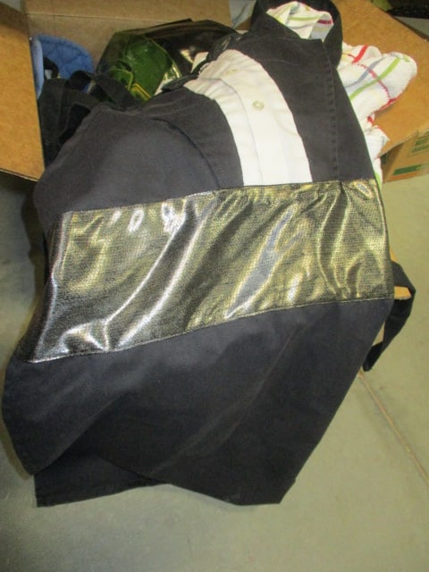 Aprons, Potholders, Kitchen Linens - 2