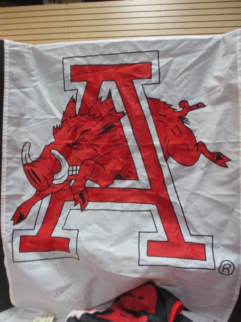 Arkansas Razorbacks Throw & Lot of 4 Arkansas House Flags - 2