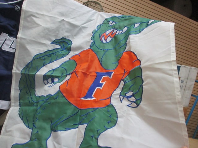 Florida Garden Flags (3), Florida House Flag, Vols Mailbox Covers (2), - 2
