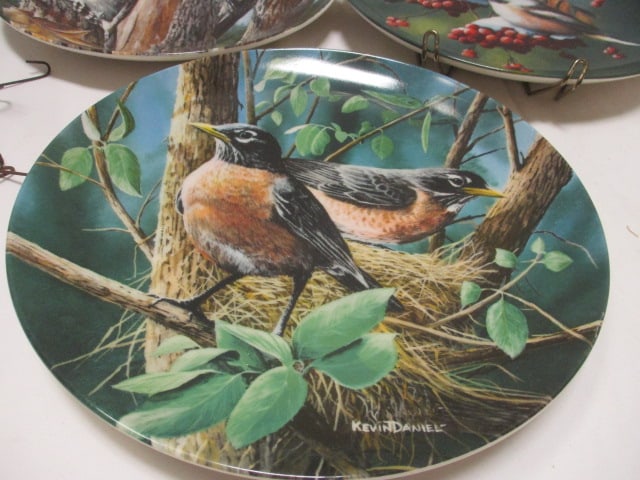 Bradford Exchange Bird Plates 8 1/2" (3), 2 Goebel 2 1/2" Birds, - 2