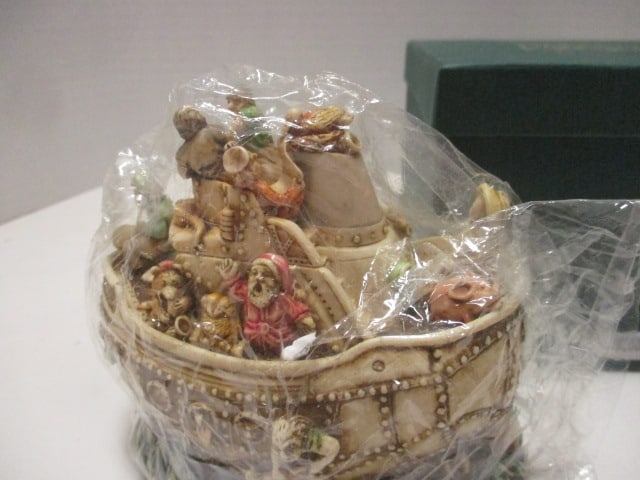 Harmony Kingdom Y2HK Trinket Box w/Box - 2