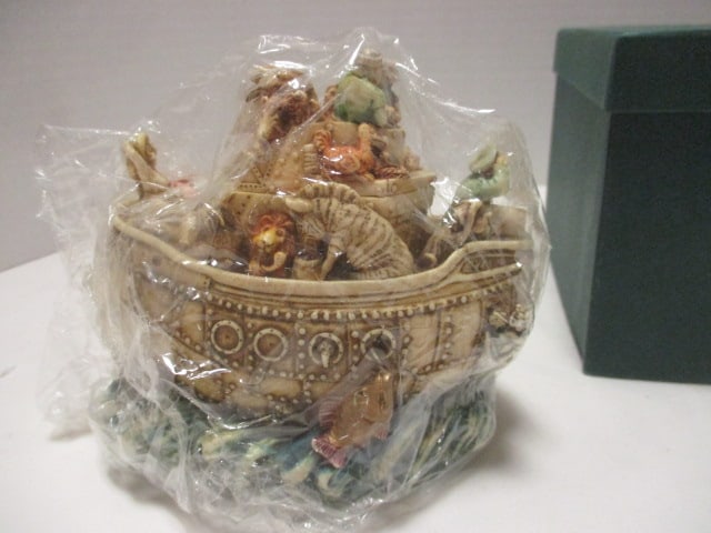 Harmony Kingdom Y2HK Trinket Box w/Box - 3