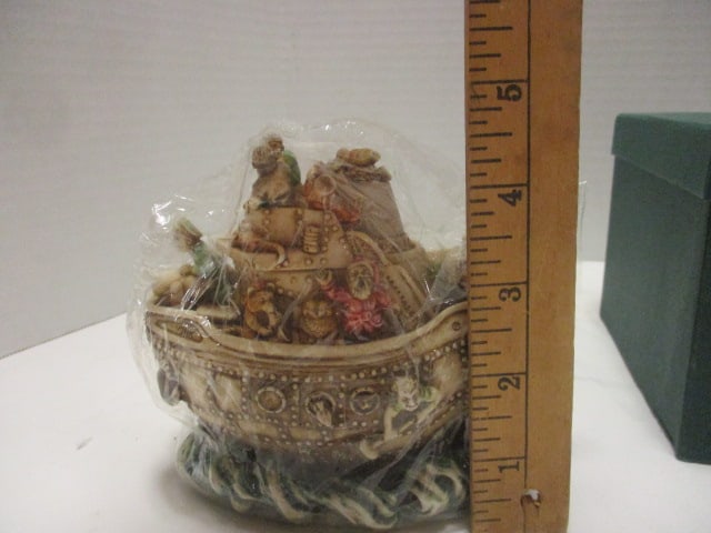 Harmony Kingdom Y2HK Trinket Box w/Box - 8