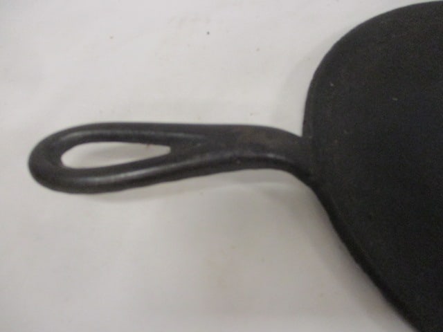 #8 Cast Iron Pancake Griddle - 2