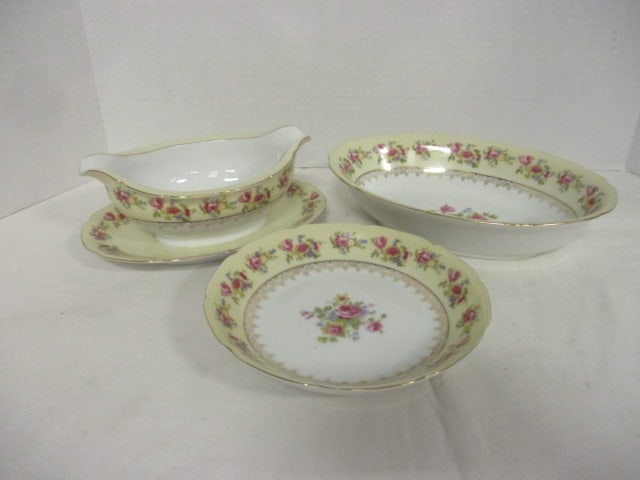 Gold Castle (Lot of 3) Serving Dishes: .