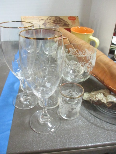 1/4 table Lot-Stems, Plates, Bud Vase, etc. - 2
