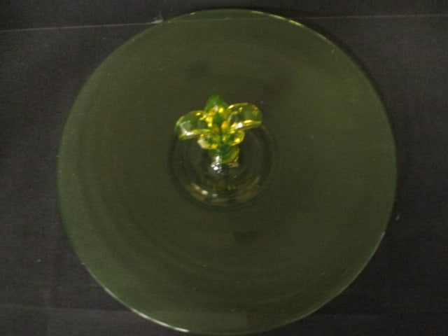 Vintage Fostoria Uranium/Vaseline Glass Serving Tray with Fleur De Lis Handle - 3