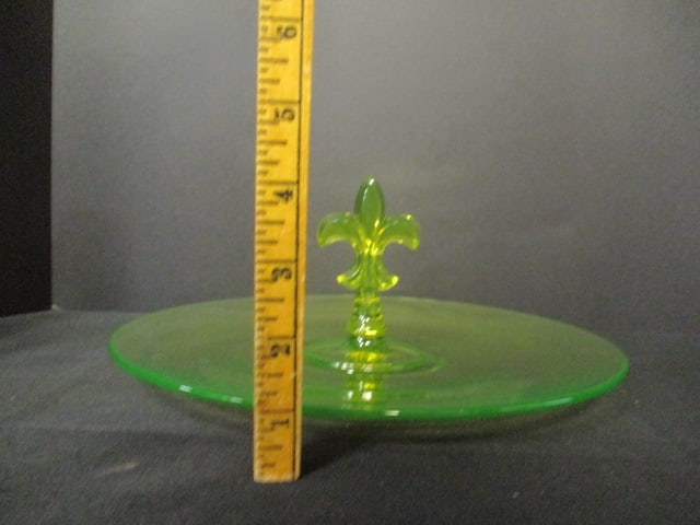Vintage Fostoria Uranium/Vaseline Glass Serving Tray with Fleur De Lis Handle - 5