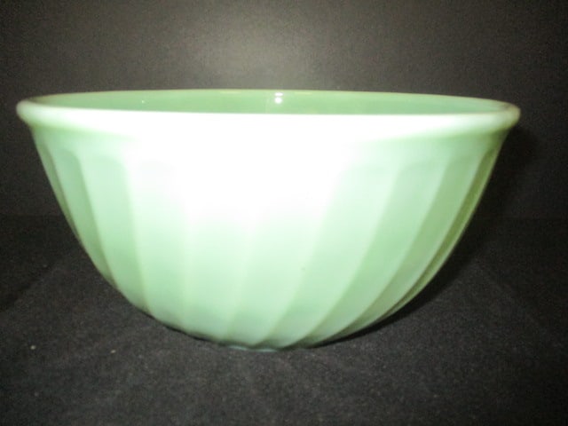 Circa 1940-50's Fire King Jadeite Swirl Design Mixing Bowl: 9"dia x 4 3/8"h