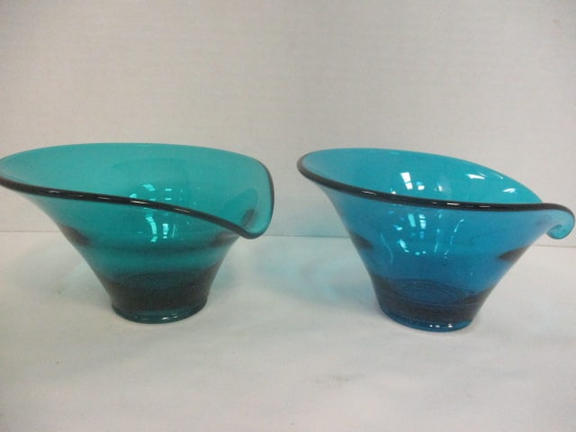 Two Midcentury Viking Epic Line Teardrop Bowls (1 of 7)