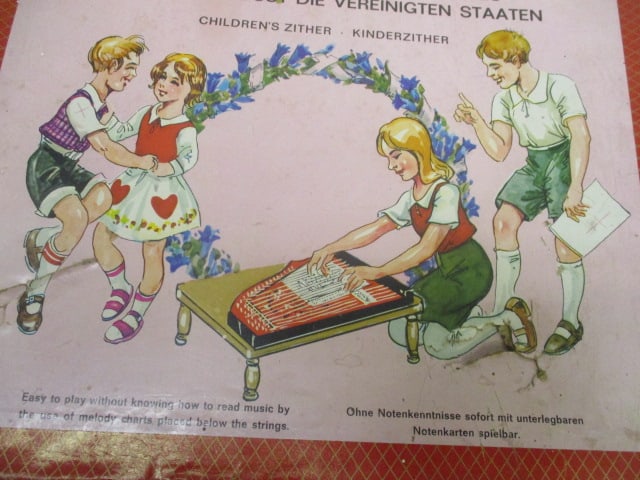 RARE! Vintage Munich, Germany Children's Zither in Original Box - 3