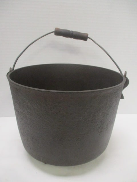 Antique #7 Cast Iron 3 Legged Camp Kettle with Bail Handle and Wood Grip: 9"dia x 7 1/2"h(not including handle),