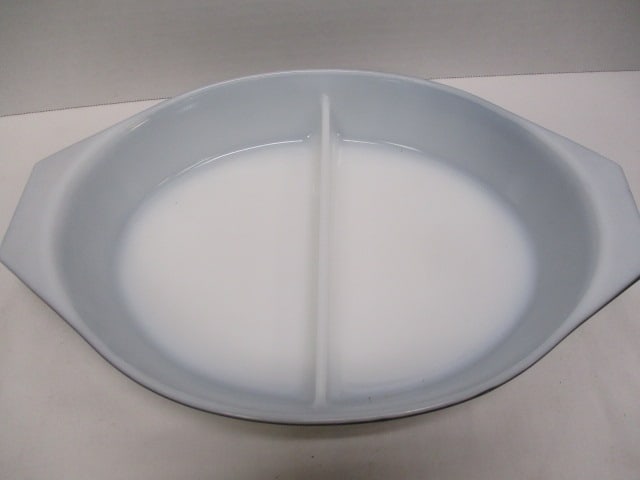 Midcentury Pyrex Charcoal Black "Snowflake" Divided Covered Casserole - 3
