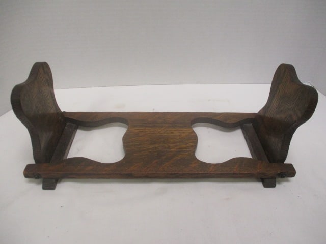 Circa 1910-20 Tiger Oak Folding Bookshelf: 15" x 6", expands to 14", marked "Pat Pend"