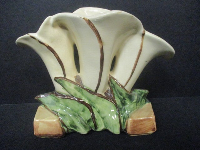 1940's McCoy Triple Tulip Vase (1 of 5)