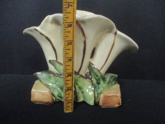 1940's McCoy Triple Tulip Vase - 5