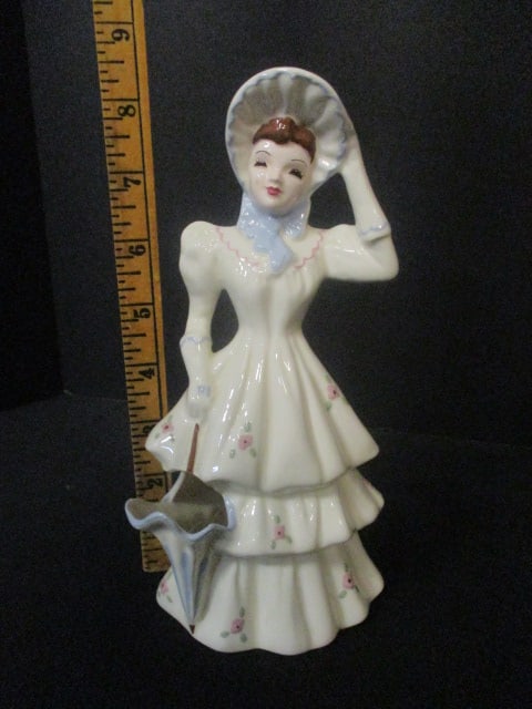 1940's California Victorian Woman Figural Vase - 5