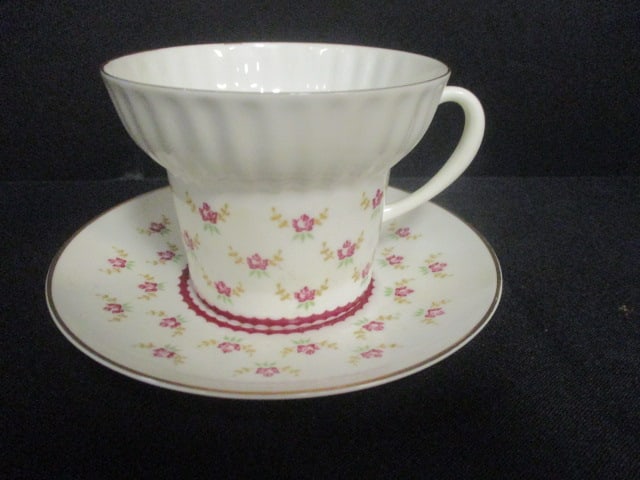 Vintage Russian Lomonosov Factory Porcelain China Cup and Saucer Set: Cup 2 1/2"h, saucer 4 3/4"dia, per consigner note 20th century-Rare