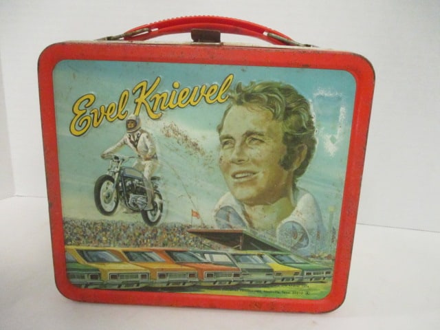 1974 Aladdin Industries Metal Lunch Kit with Insulated Bottle: some age/use wear, insulated bottle cup missing handle and box is missing wire bottle holder