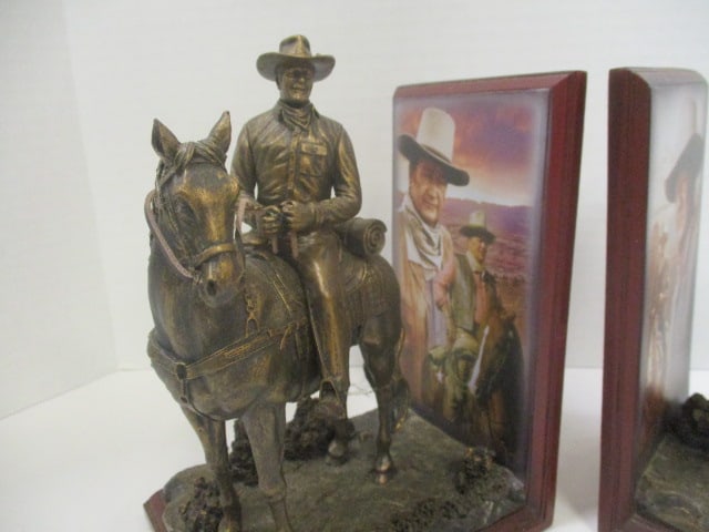Pair of Bradford Exchange Limited Edition John Wayne "Trails of Glory" Bookends - 3