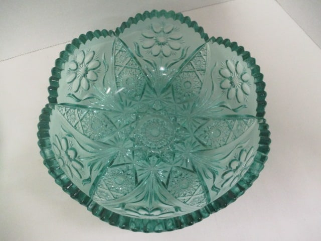 Anchor Hocking Forest Green Glass Bubble Bowl and Teal Daisy and Hobstar Bowl - 5