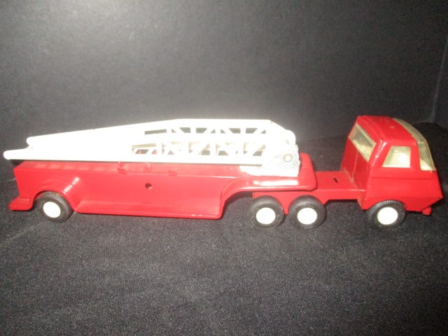 Old Metal Tonka Toy Fire Dept. Hose Truck and Ladder Truck - 5