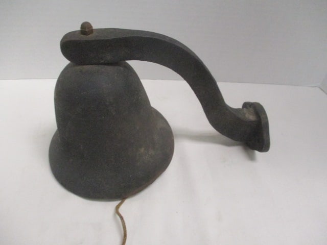 Circa 1920-30's Cast Iron Bell: dating per consigner note