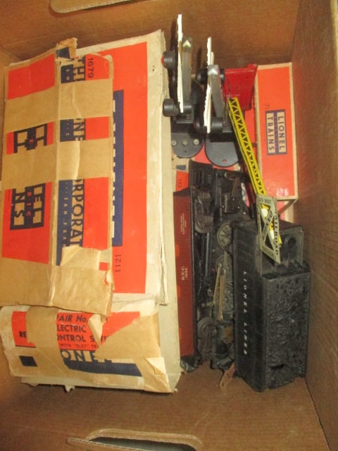 Circa 1950-60 Lionel Electric Train Set: .