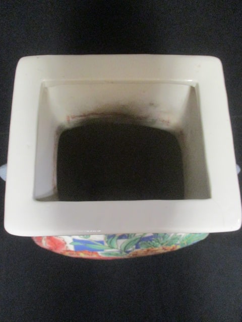 Tall Chinoiserie Design Handled Vase - 4