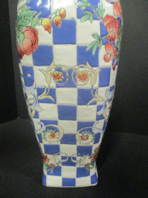 Tall Chinoiserie Design Handled Vase - 5
