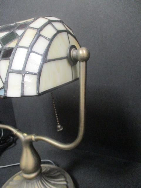 Leaded Glass Banker's Style Desk Lamp - 2