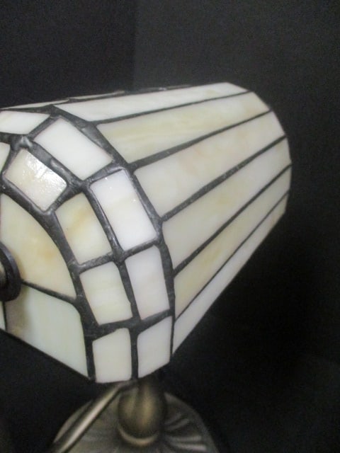 Leaded Glass Banker's Style Desk Lamp - 6