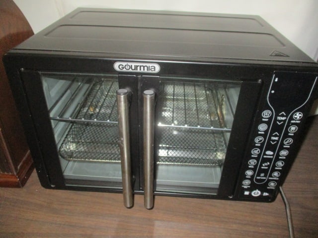 Gourmia Model GTF7460 Air Fryer: 17" x 12 1/2"(14 1/2" including handles) x 11", Local Pickup Only