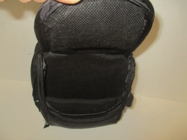 Sony CD Walkman Model D-EH120 with Earbuds and Headphones in Carry Case - 4