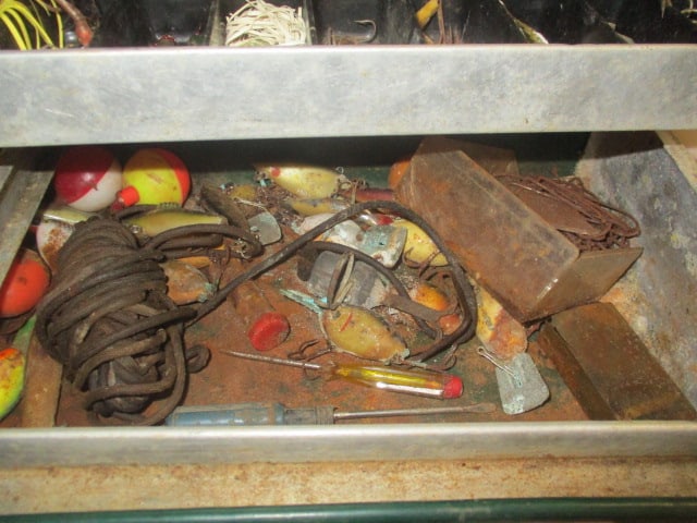 Old UMCO Corp. Tackle Box FILLED FULL of Old Fishing Lures and Reel - 4