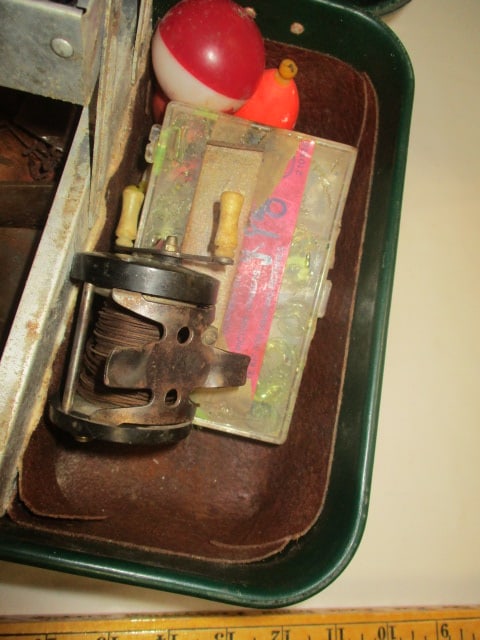 Old UMCO Corp. Tackle Box FILLED FULL of Old Fishing Lures and Reel - 5