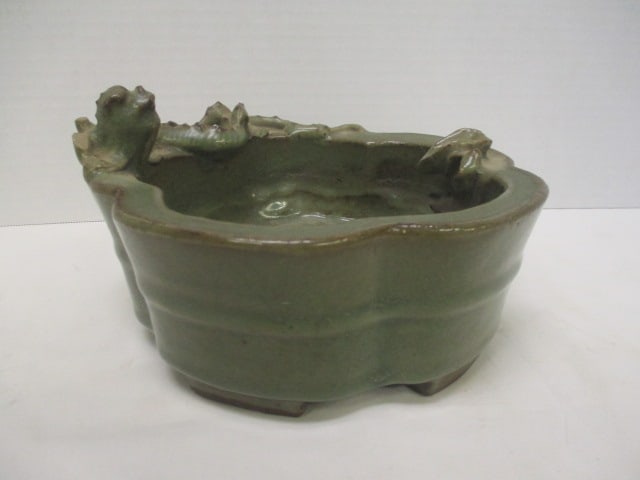 Large Vintage Asian Pottery Five Lobbed Ashtray with Applied Dragon (1 of 4)