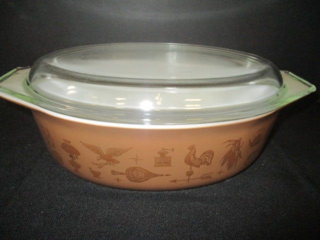 Retro 1970's Pyrex "Early American" Oval Covered Casserole (1 of 4)