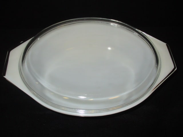 Retro 1970's Pyrex "Early American" Oval Covered Casserole - 3