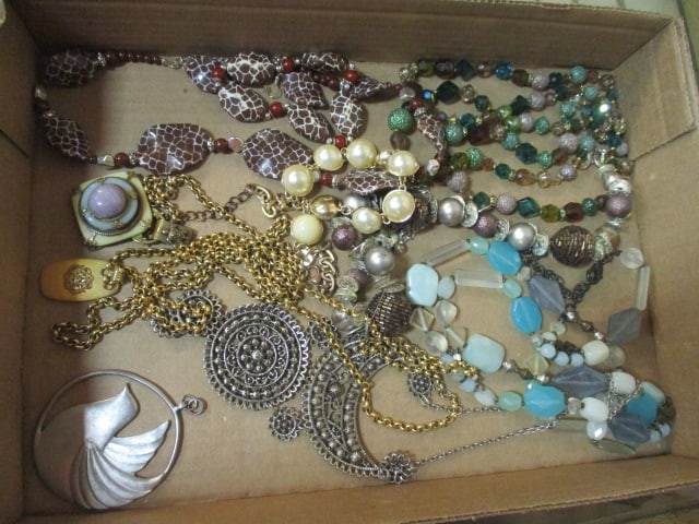 Grouping of Accent Fashion Jewelry: see pictures and preview for selection