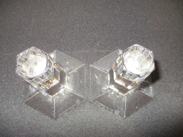 Pair of Tiffany & Co. Fl. Wright FDN 1986 Crystal Candleholders - 2