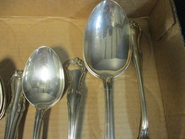 25 Pieces of Reed & Barton "Francis I" Sterling Silver Flatware and Serving Pieces - 2